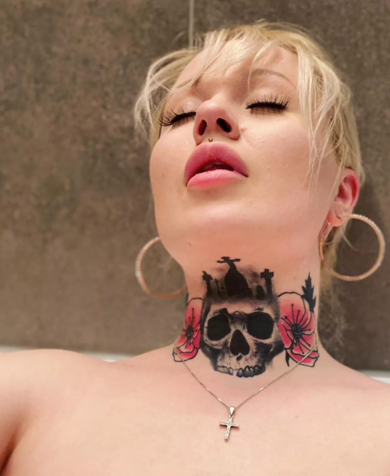 What’s happening below posted by Crisusa