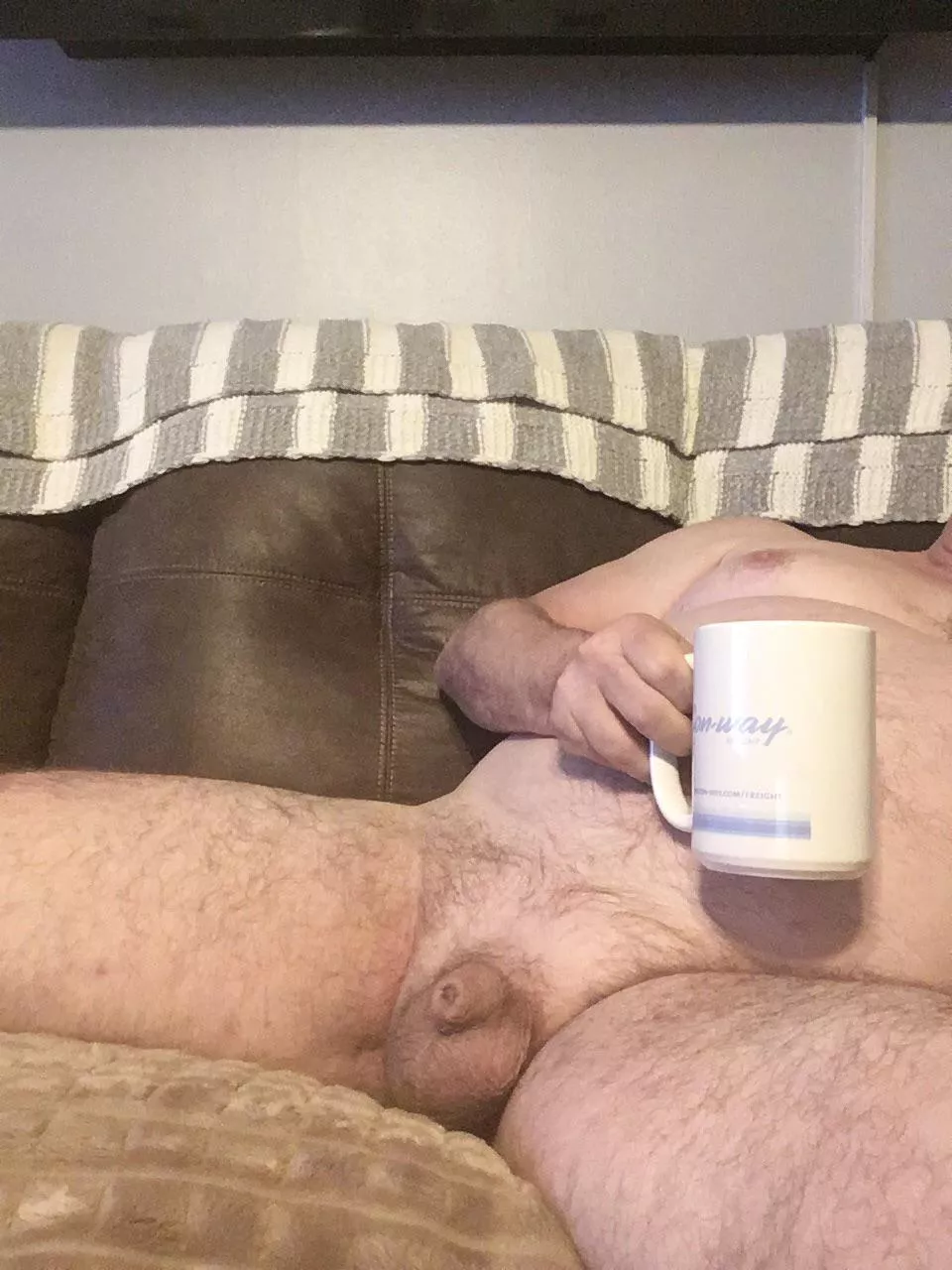 When you’re bored but providing women with giggles while they enjoy their morning coffee is your thing. 😂  posted by Abikinkymind