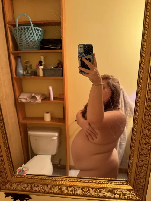 Who wants sum pregnant puss😍 by Loomy_poomy