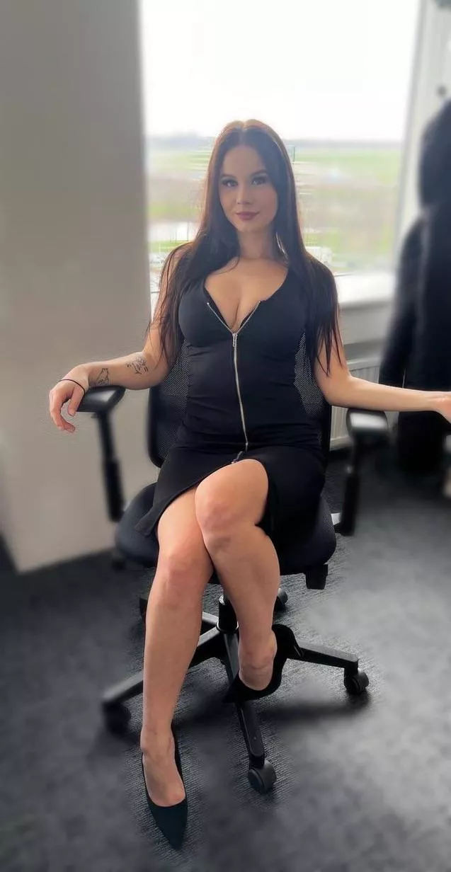 You can imagine if i wear panties underneath or not posted by Maximum-Sea3650