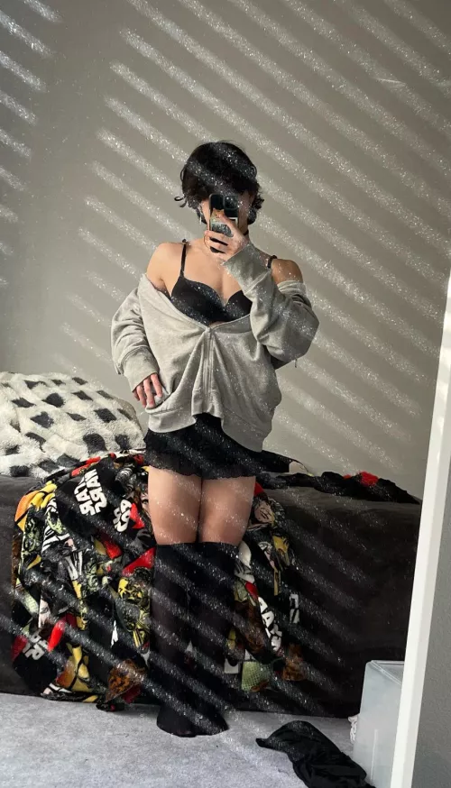 5’2 (and a half😼😼) by chiya-jade