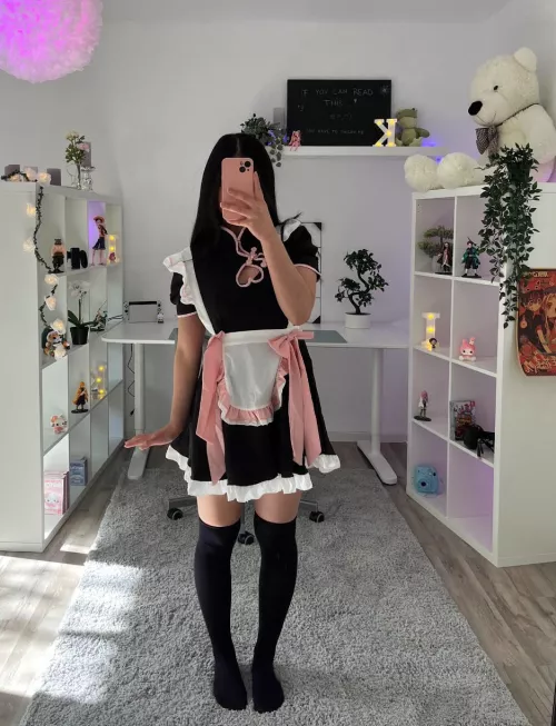 Am I right at your place ?👉🏻👈🏻 by Sad_Bat6485