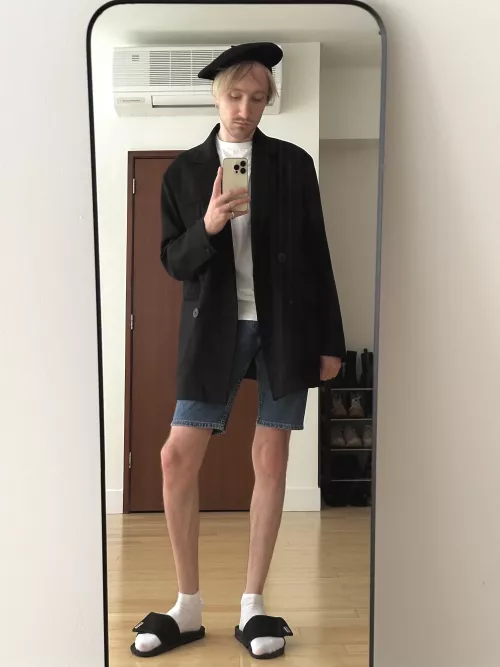 Anyone on Xbox/Switch? Apex, Overwatch or anything else (open to try new games).  by _PetitMal_