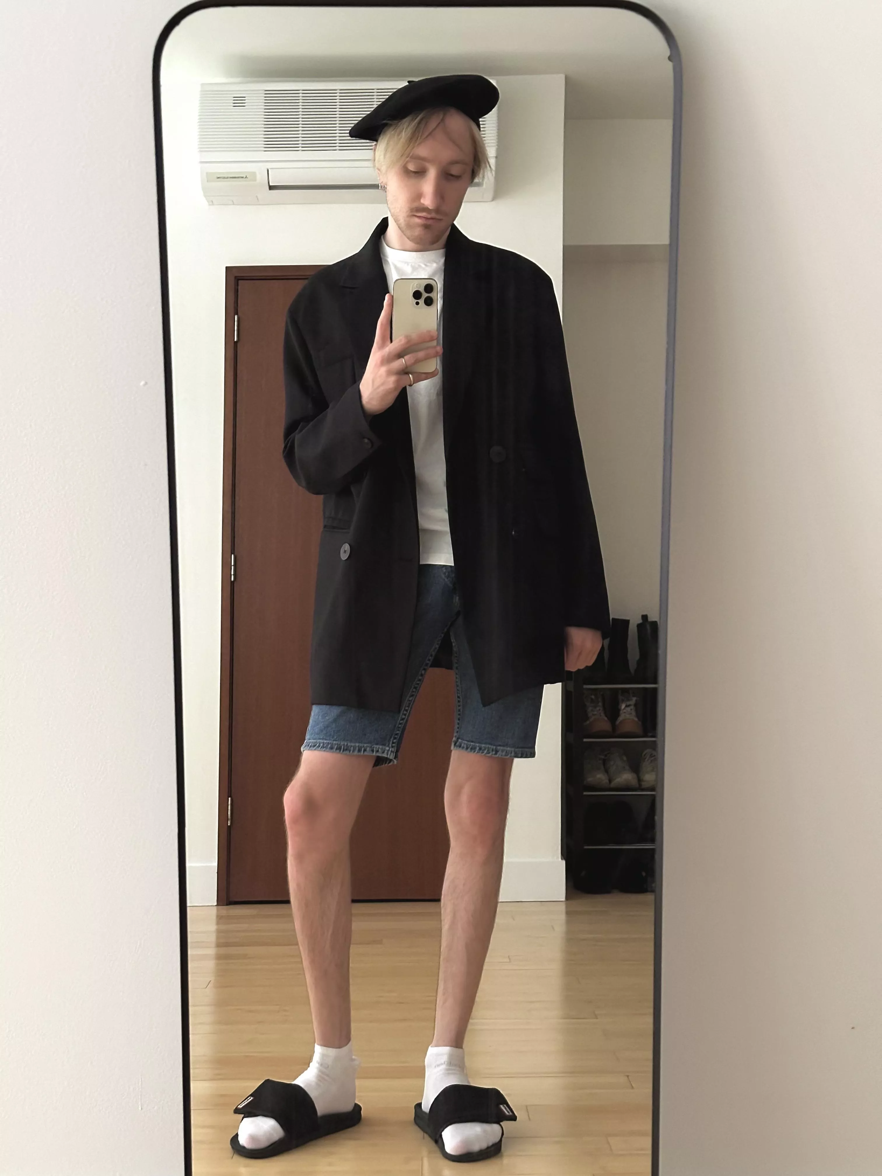 Anyone on Xbox/Switch? Apex, Overwatch or anything else (open to try new games).  posted by _PetitMal_