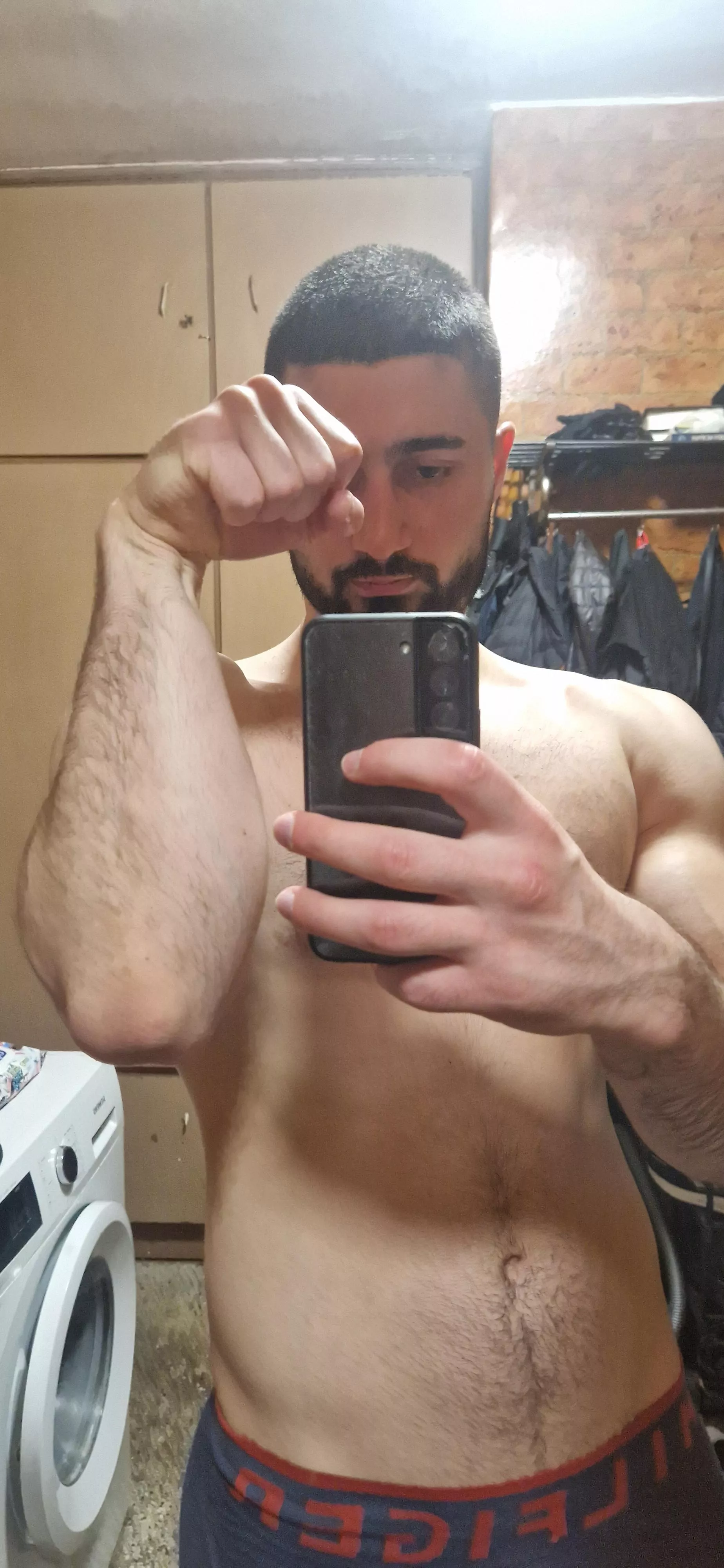 Beat me at armwrestling posted by Busy-Investment8158