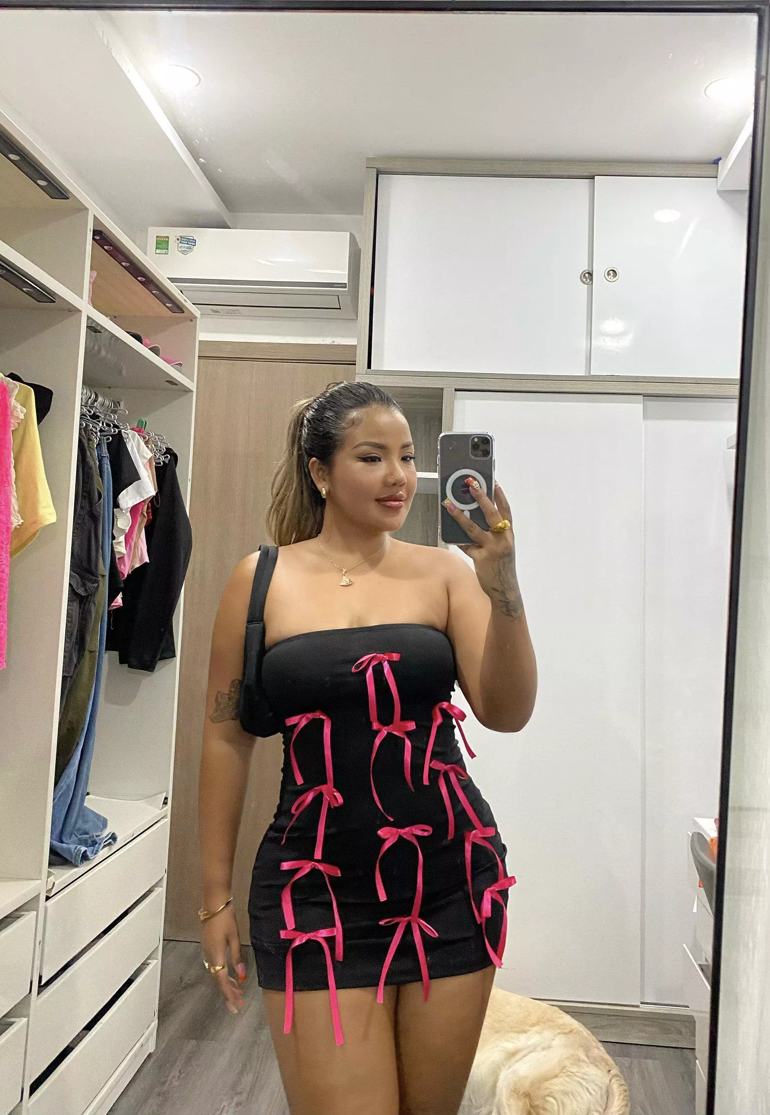 Classy chubby Asian. posted by ClaraExo