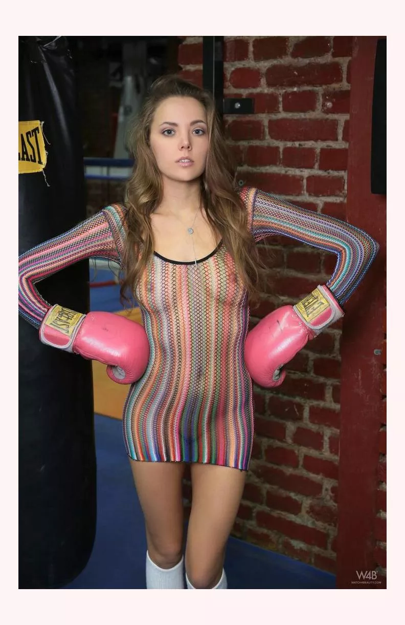 Even the men's world heavyweight champion would end up with two black eyes and a sore jaw after getting easily knocked out by Katya in fhe first round posted by StoryDiligent6388