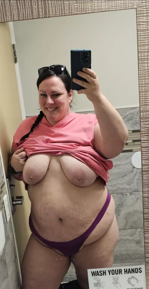 Feeling sexy  by Naughtybynature3333