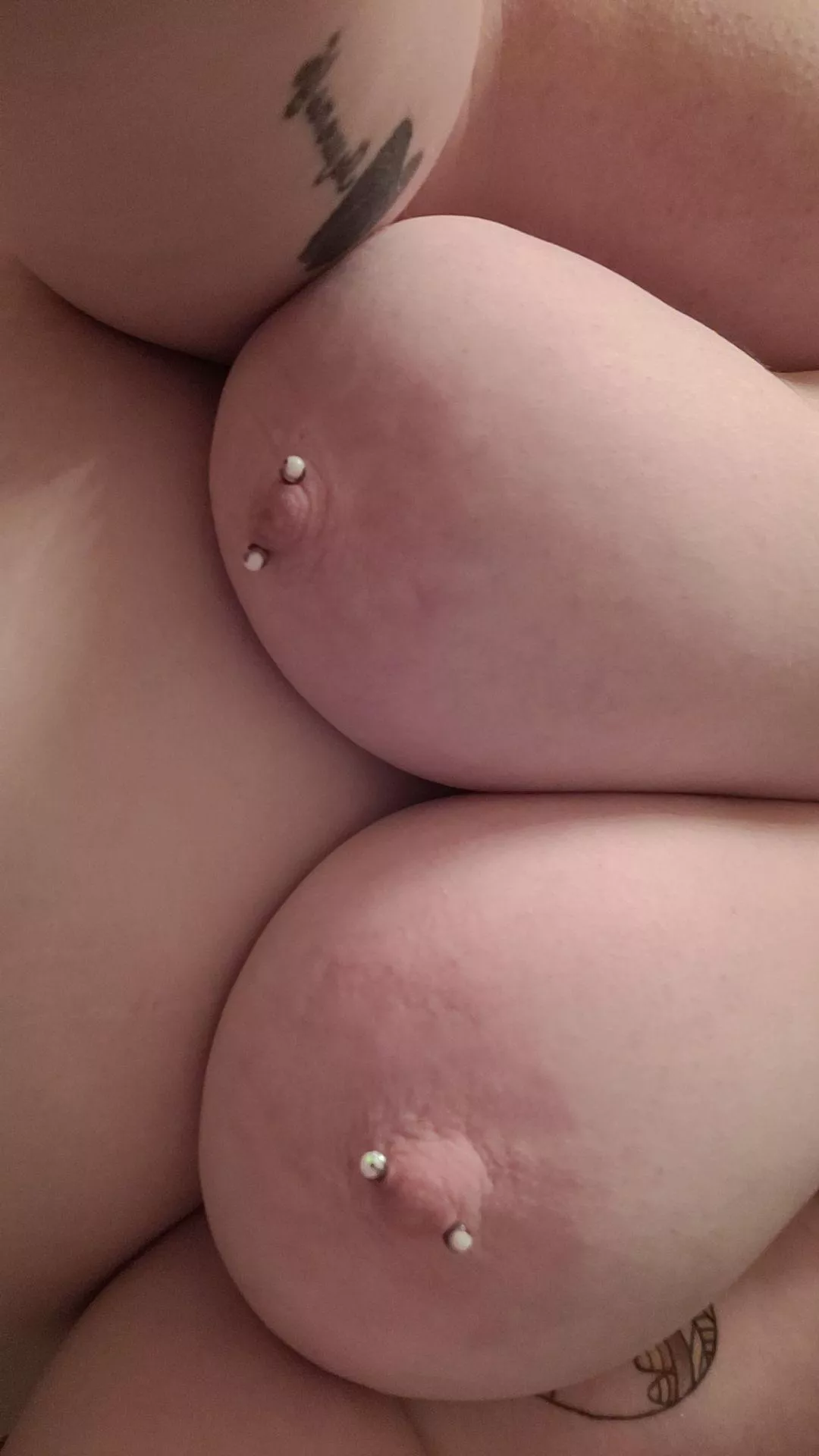 Happy Monday 😘😘 posted by Aggravating-Cow5963