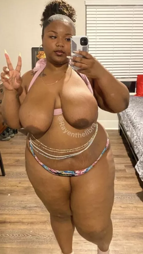 Hey y’all I’m a lil new here by honeyrayen