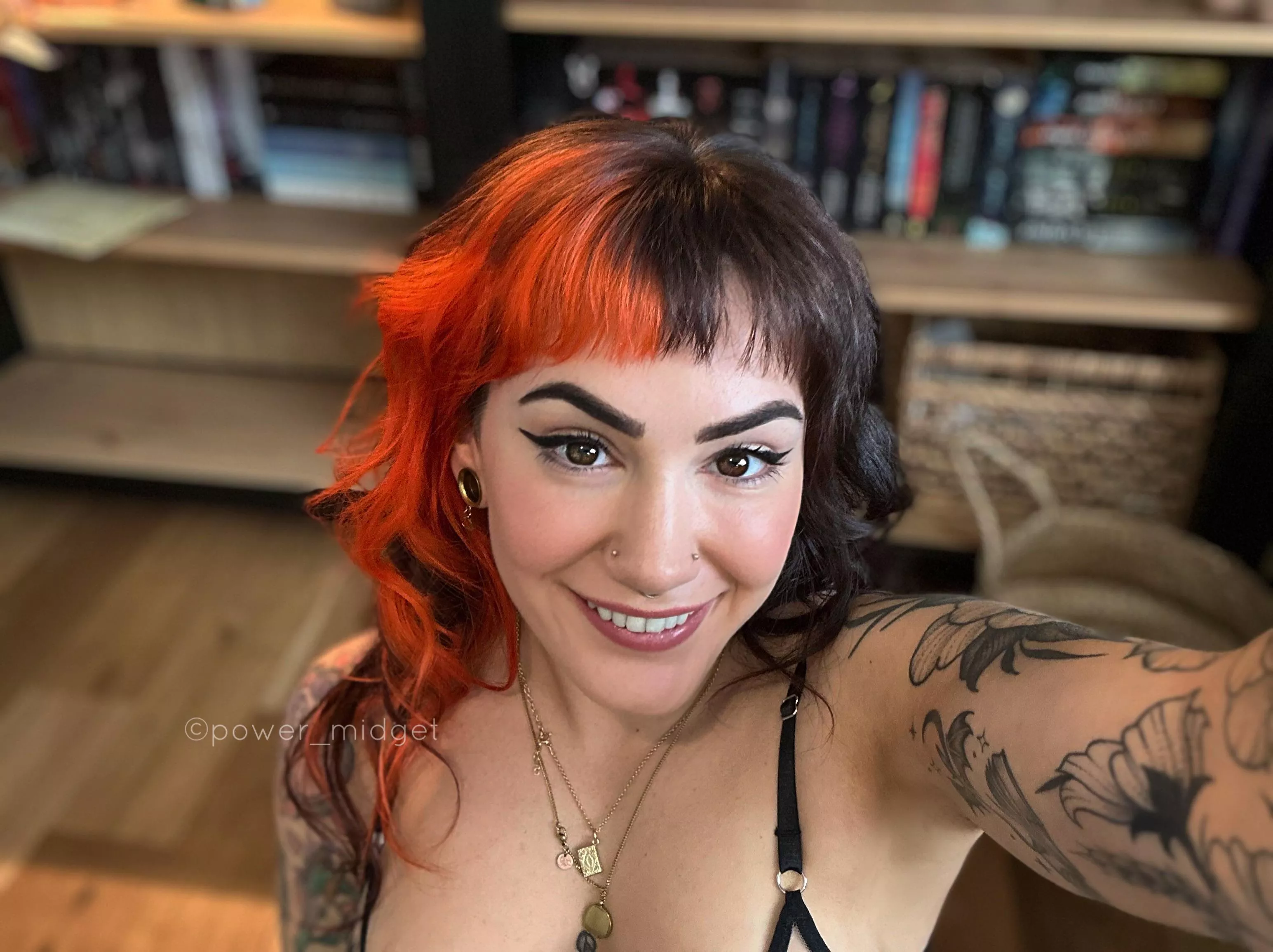 I hope you have a great Monday 🖤 posted by power_midget