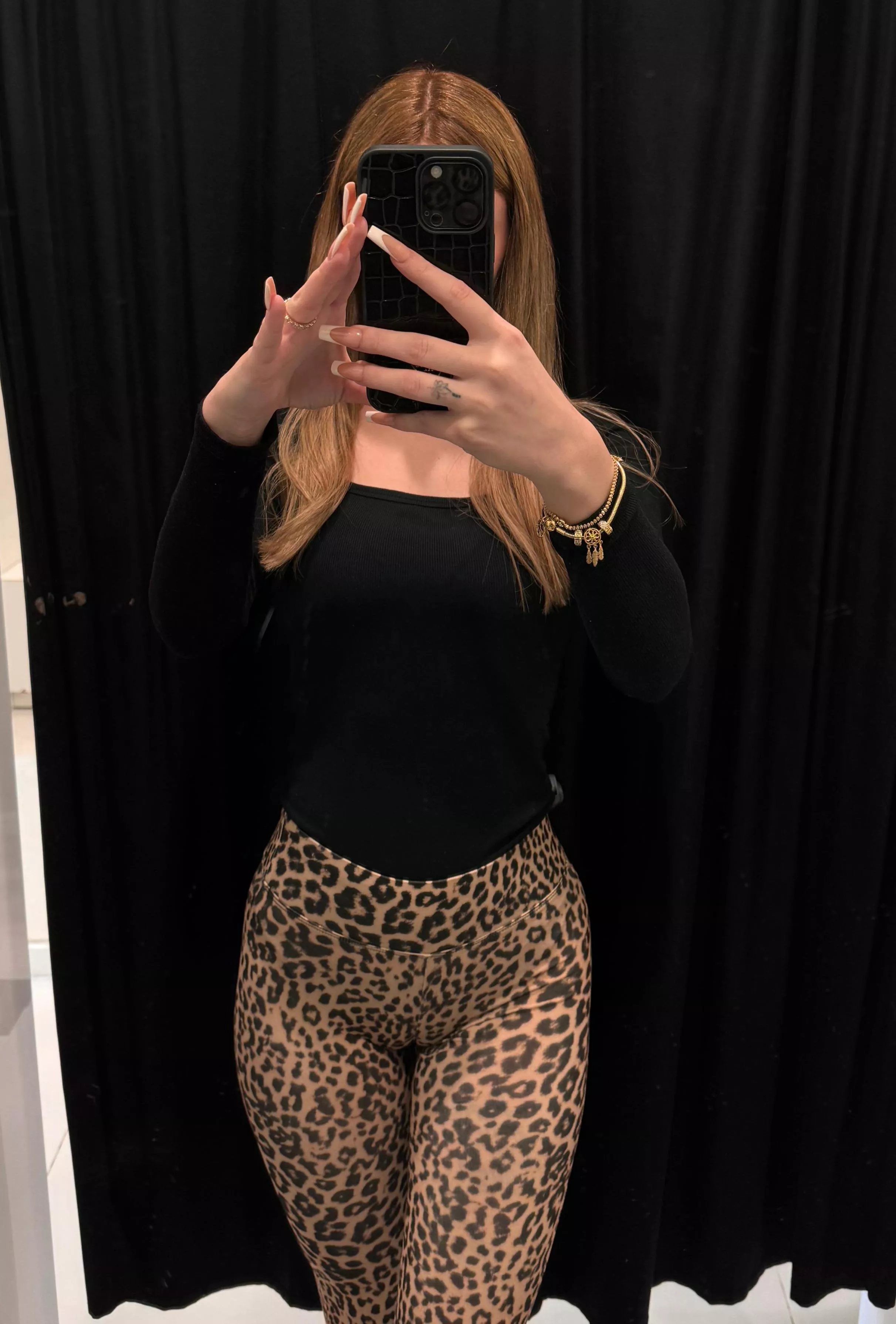 I would say the pants suit me🐫 posted by real_Vanessa66_