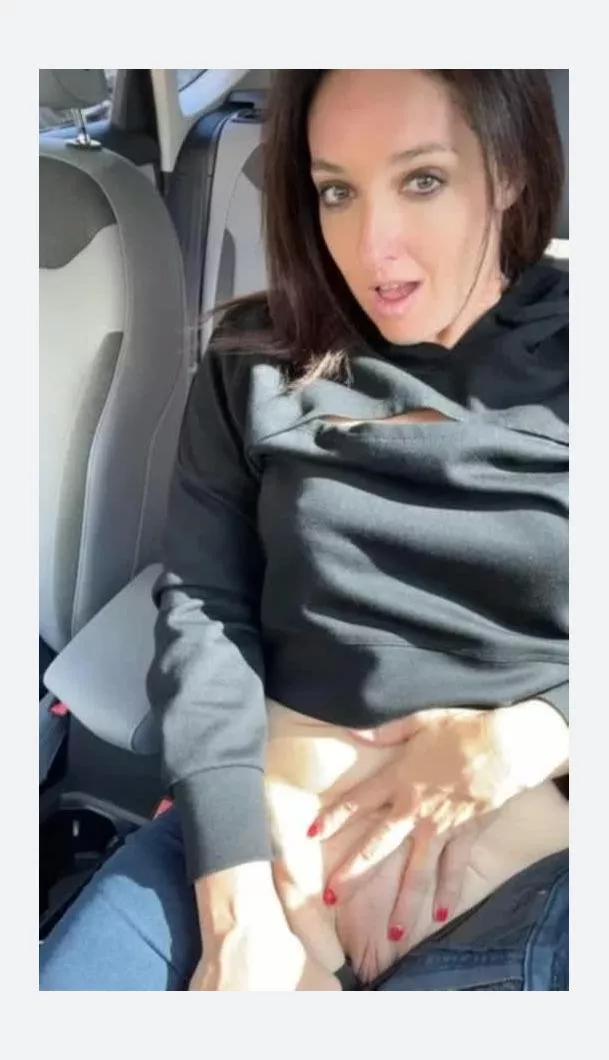 I'h feeling naughty 🥵 posted by Top_Investigator6355