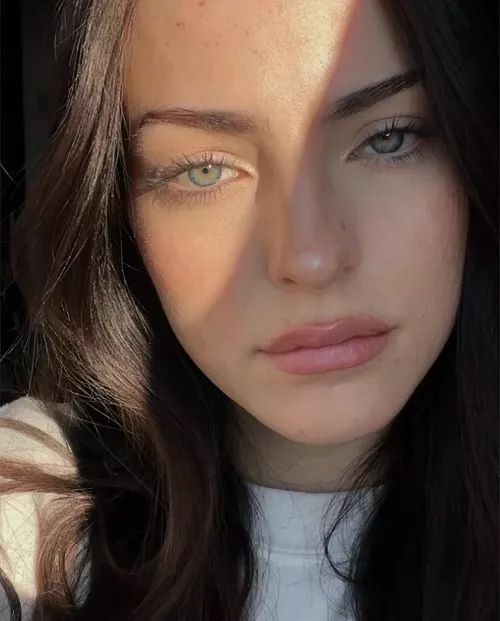 Isabella Gabriel by Reasonable-Owl-3857