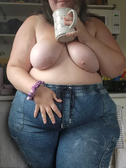 Let's start this Monday nice and slow by CremeBrulegs