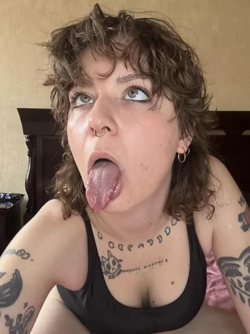 Make me your bitch by feetyourlick