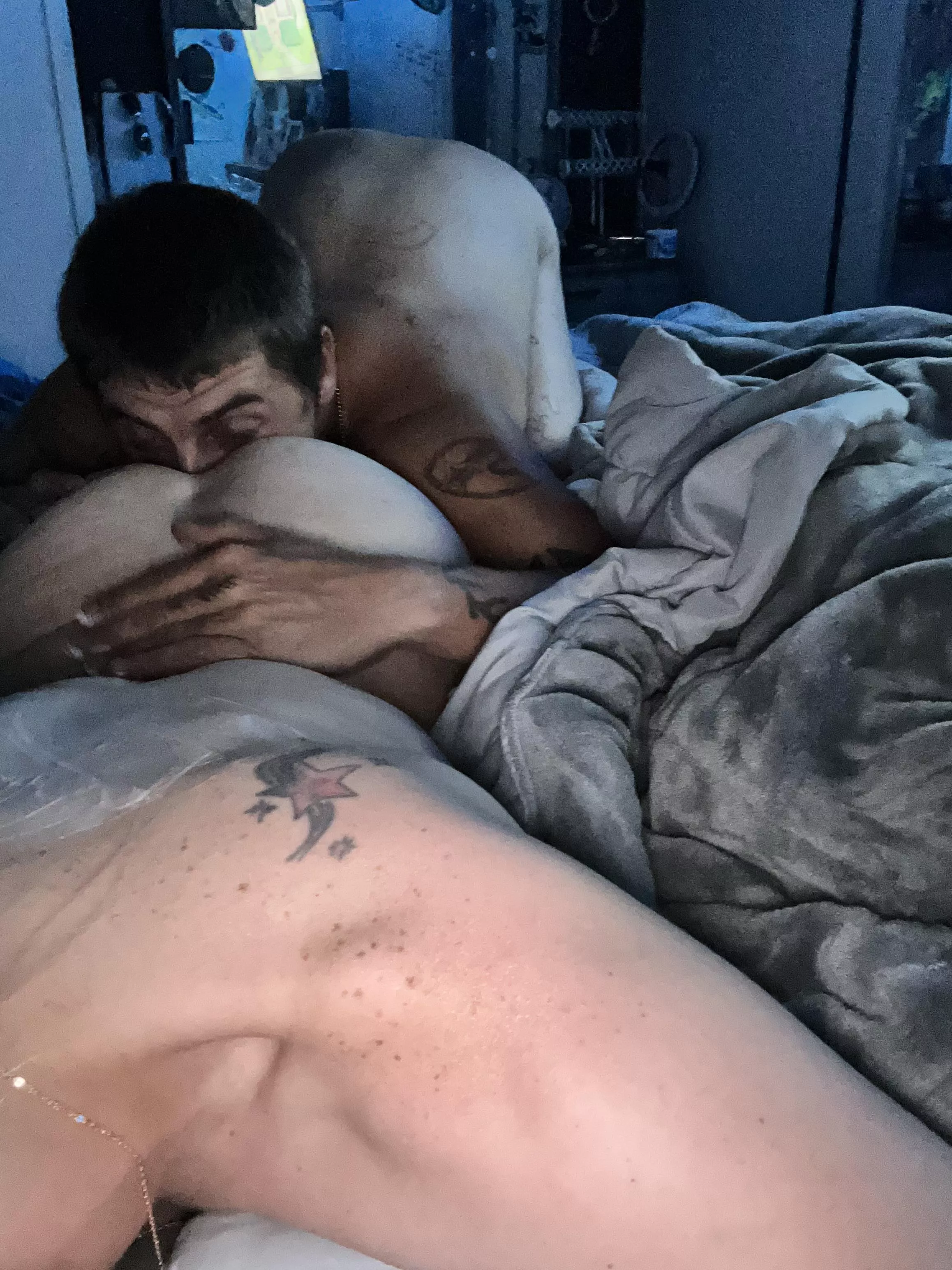 She loves it when I eat her ass and pussy from behind👅💦💦 posted by Hubsinwifey