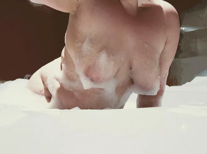 Sunday bubble baths got me in the mood 😏 by sizzlingdizzling