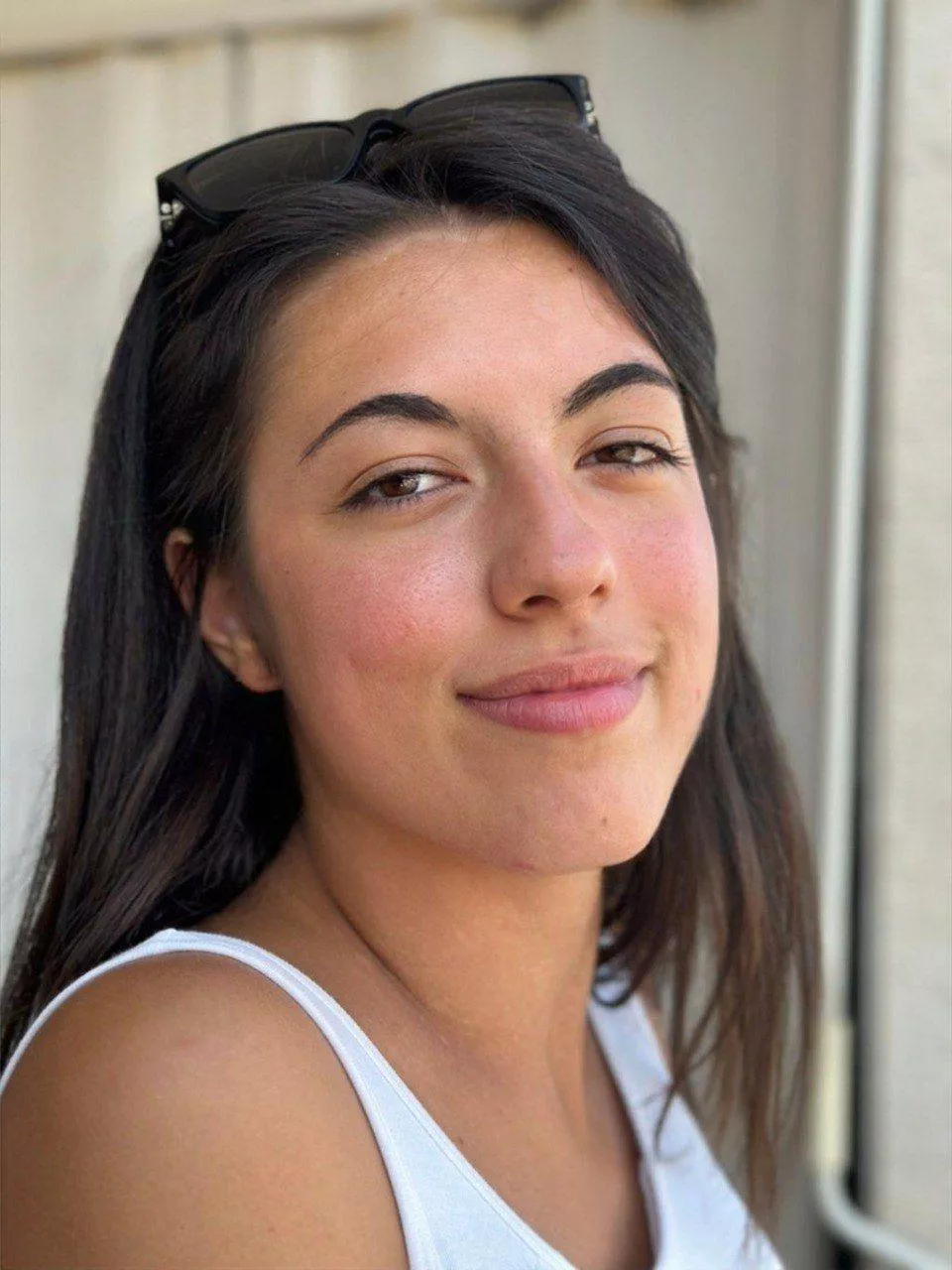 sunnies on, smile bright, waiting for someone special here F19 posted by weweweeew