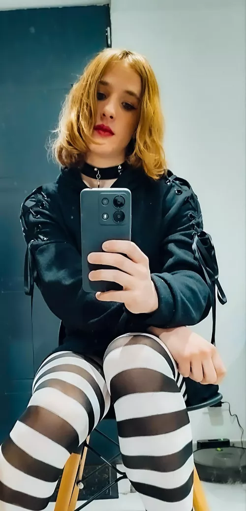 Tried a new style kinda liking it :3 by Humide_Chan