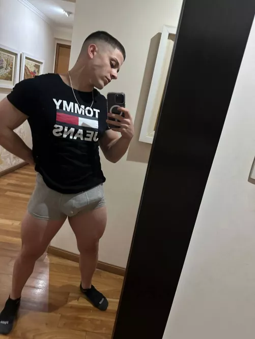 Unif to the gyyyym by itstroyleblanc