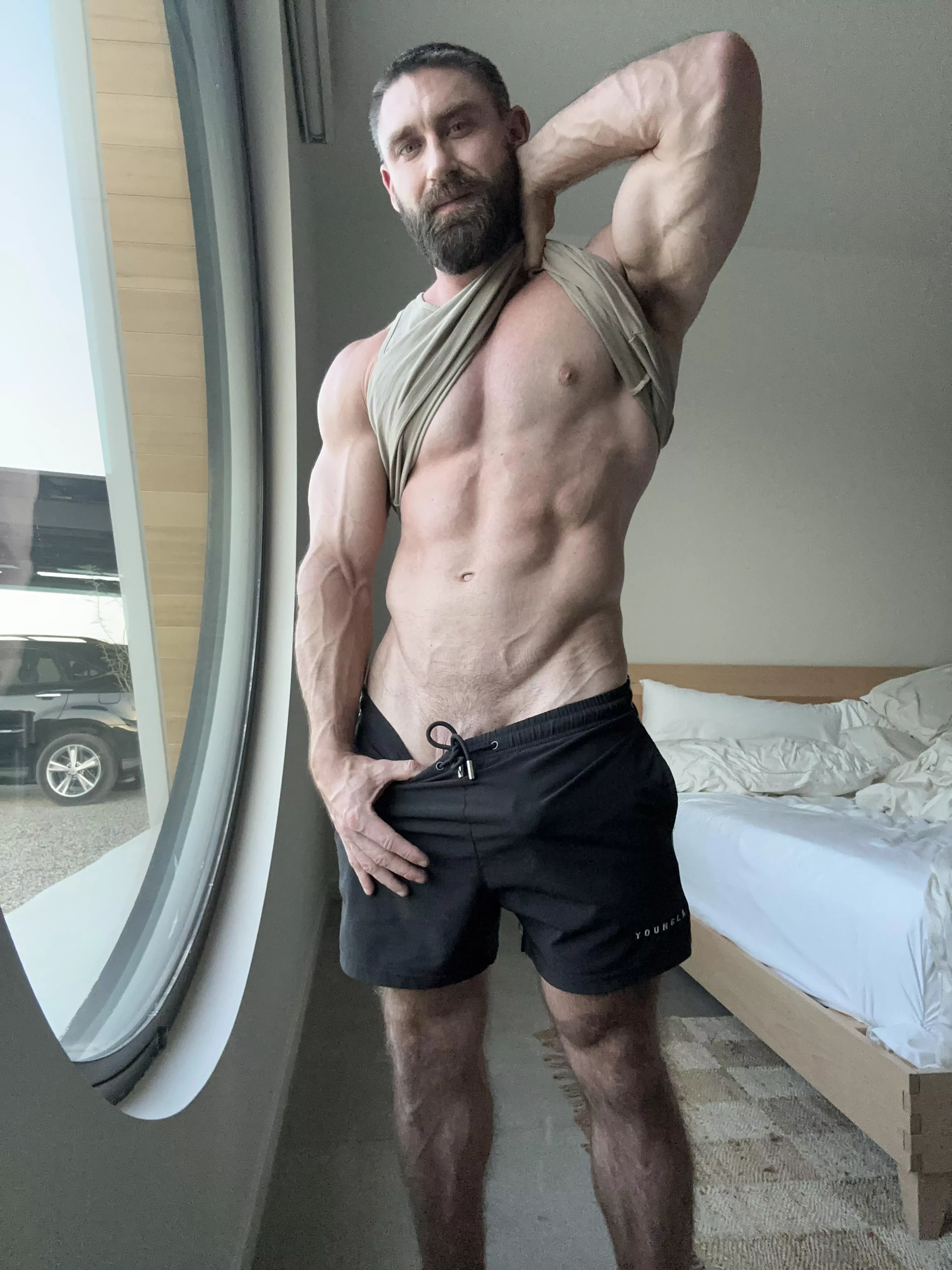 V getting more defined  posted by onlygainzsteve