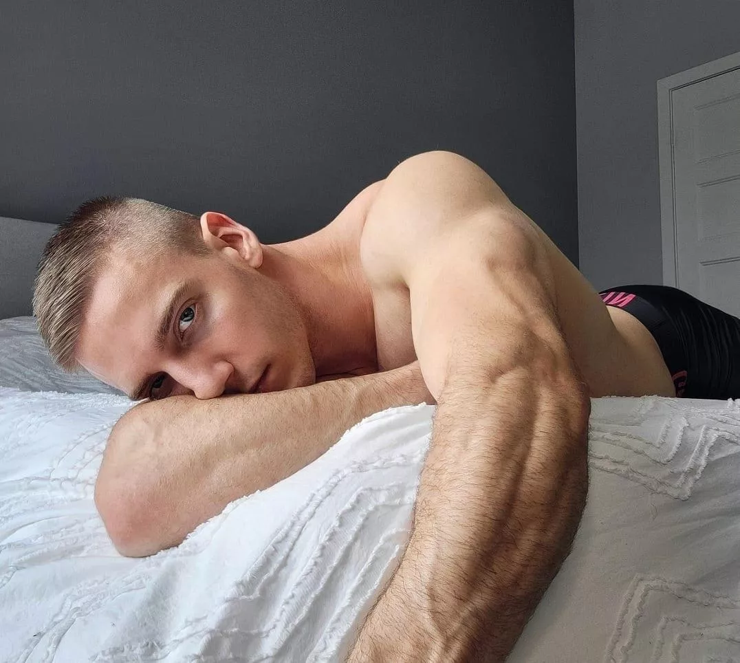 Whatcha thinking 😏..? posted by John_fitness91