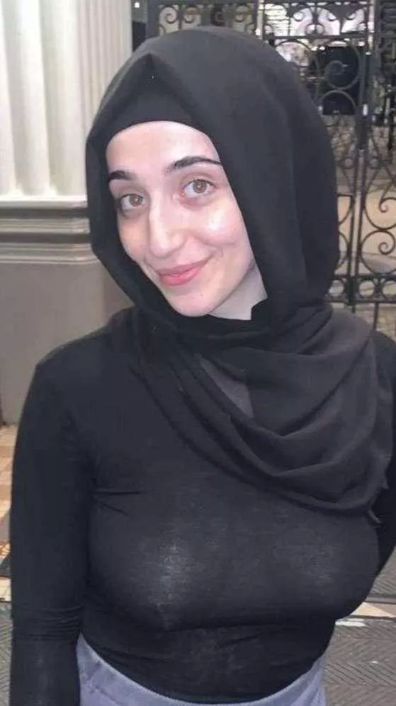 Who is it pleas posted by ERROR_400440