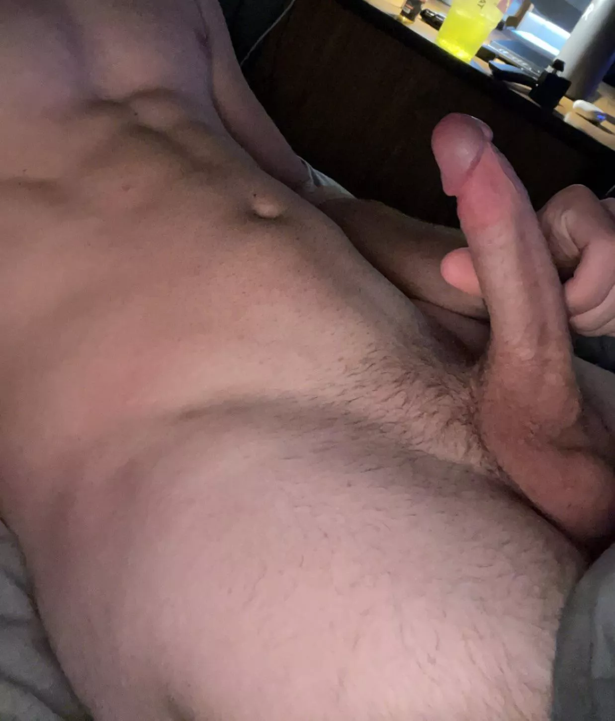 19, jocks around my age hmu andrewn1091 posted by _andrewn1091