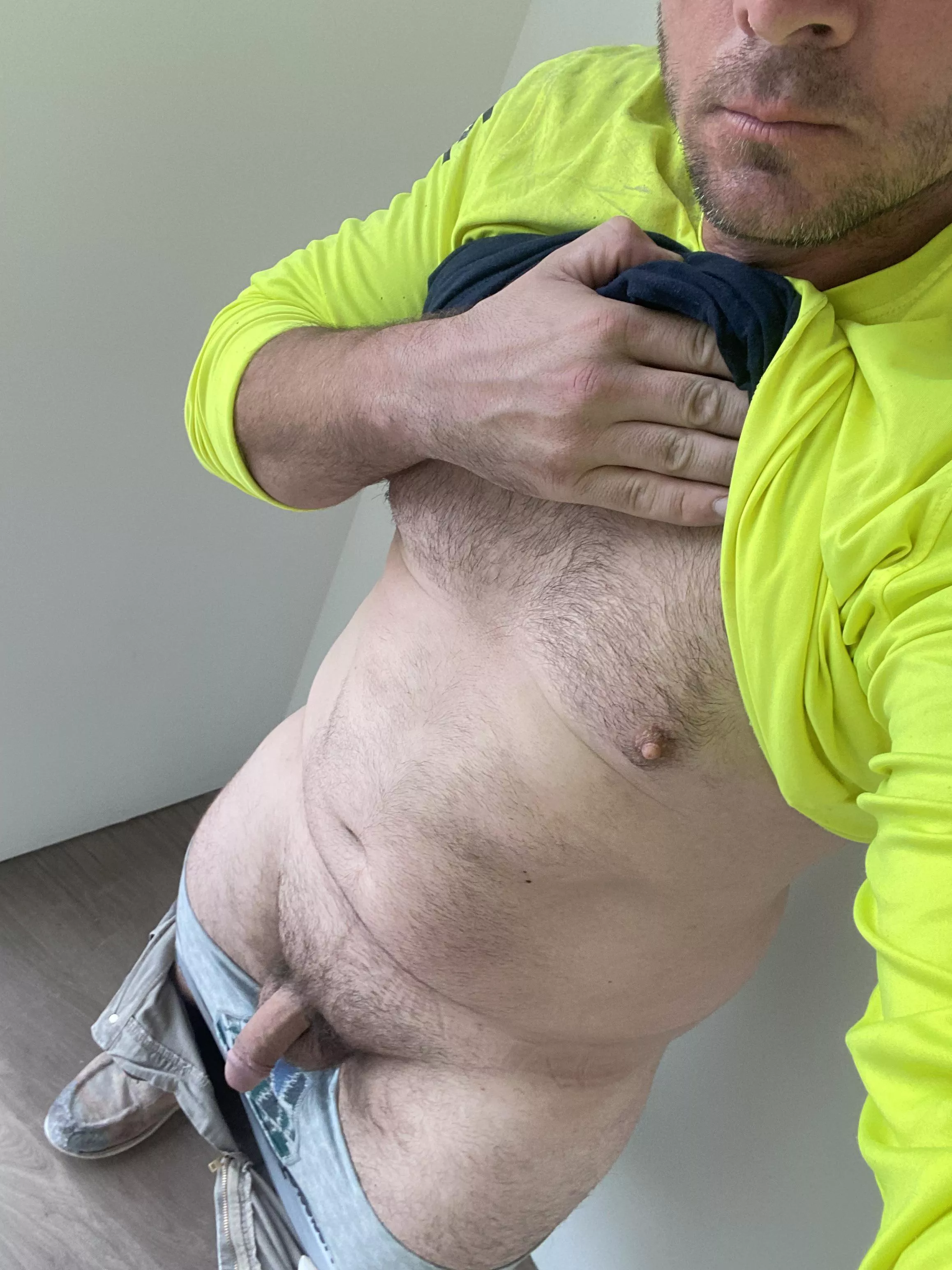 [36] construction guys welcome? posted by chicago123450