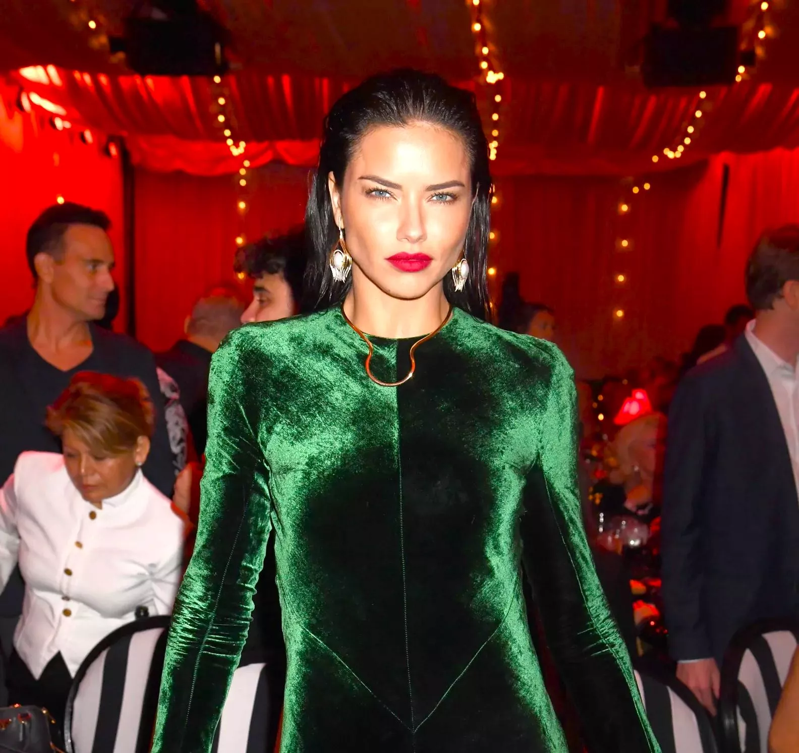 Adriana Lima posted by nelson2k