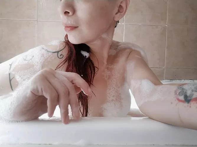 Always getting horny in the bathtub. I need some join  by Kitsune-Roth