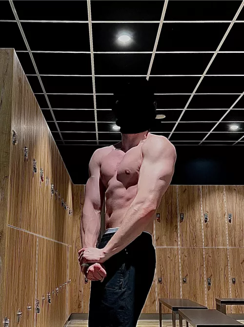 Am I muscular enough?  by 808Lucas