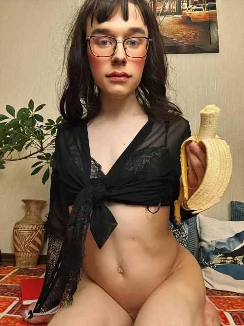 Any straight guys here just a little curious? 🍌 by Otherwise_Onion_8548