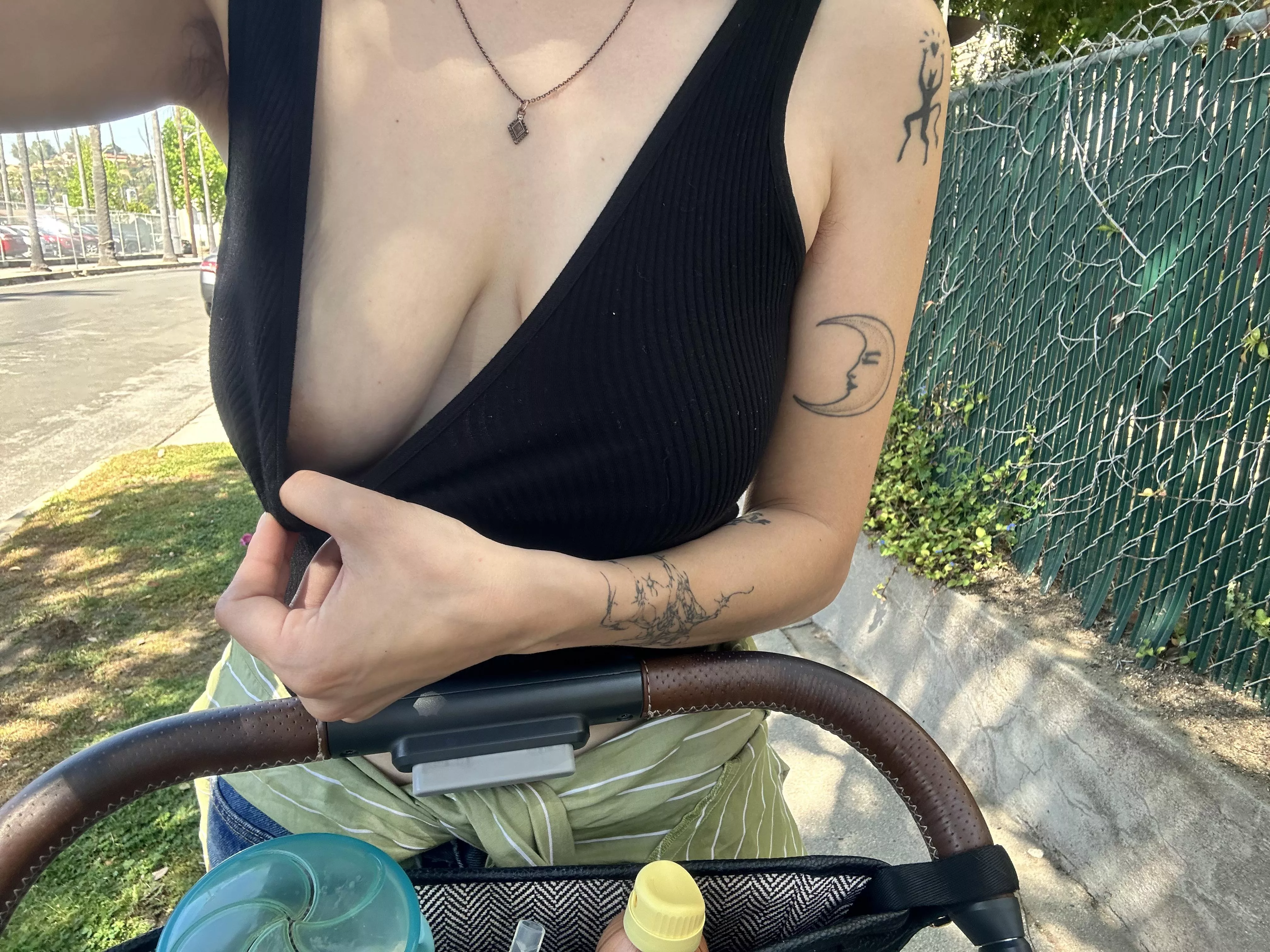 anybody have a naughty nanny fantasy? 😋😋😋 posted by xstarrxlovex