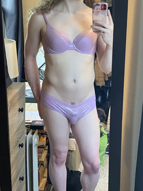 Anyone else a ‘landing-strip’ enjoyer? by TheFennec55