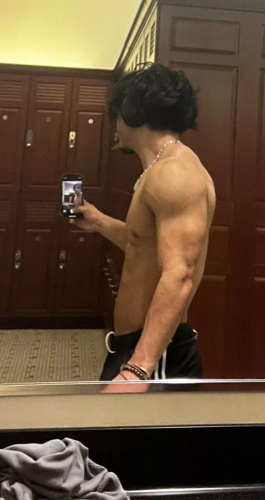 Anyone wanna test my straight boyfriend? posted by BigHandsonSmallWaist