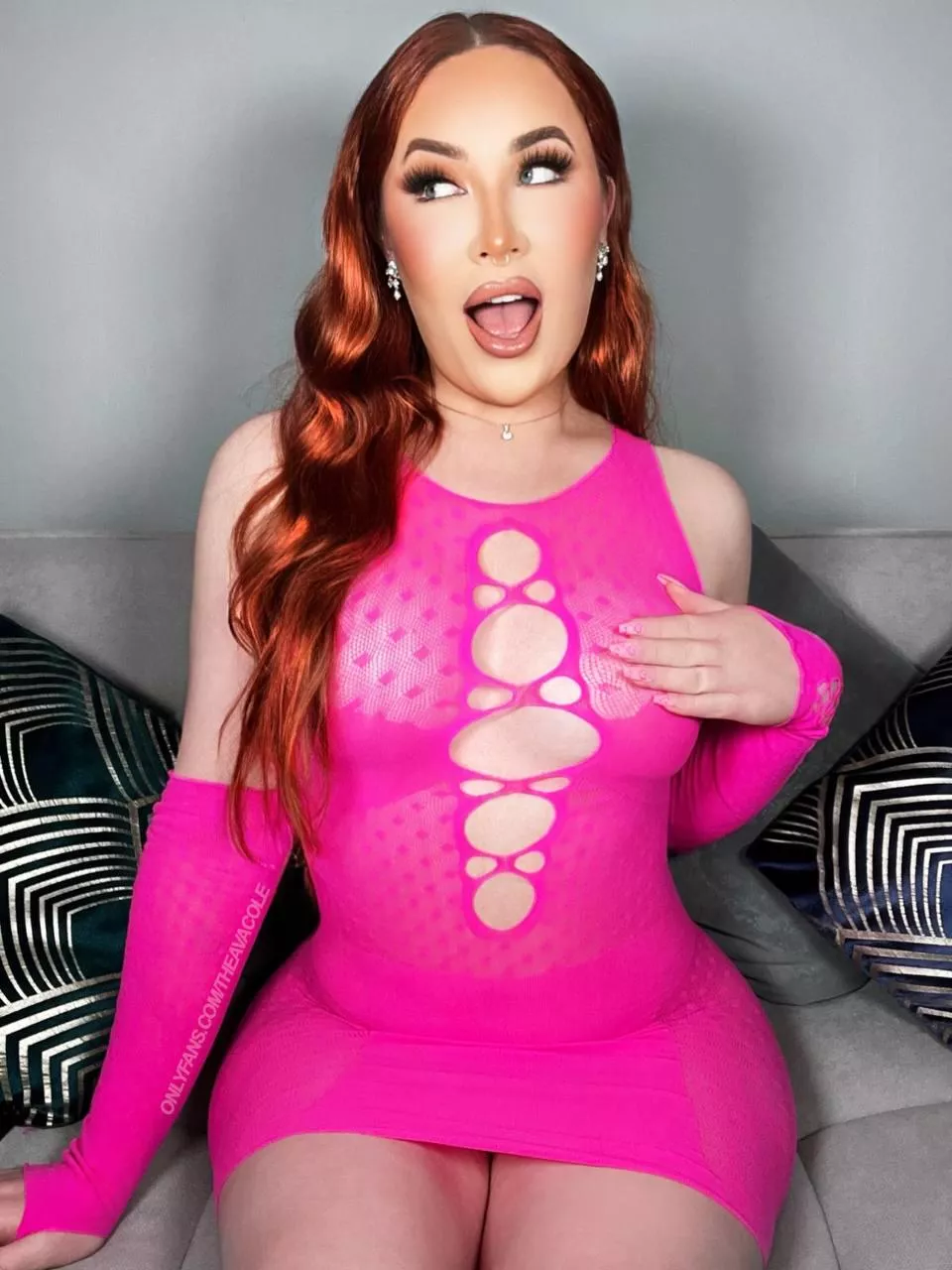 Beauty and the flirt [F] posted by AvaCole_