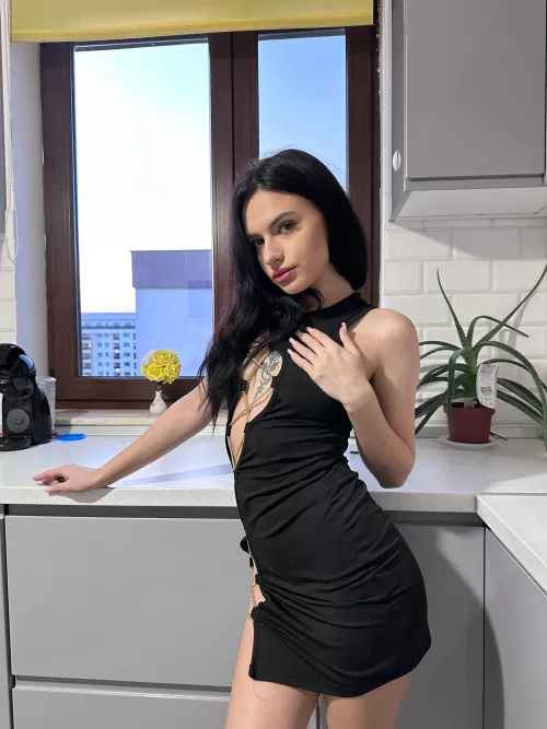 Black never goes out of style by silkytablespsoon