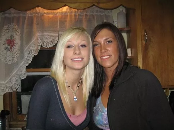Blonde or brunette [2] posted by OstrichEmotional6720