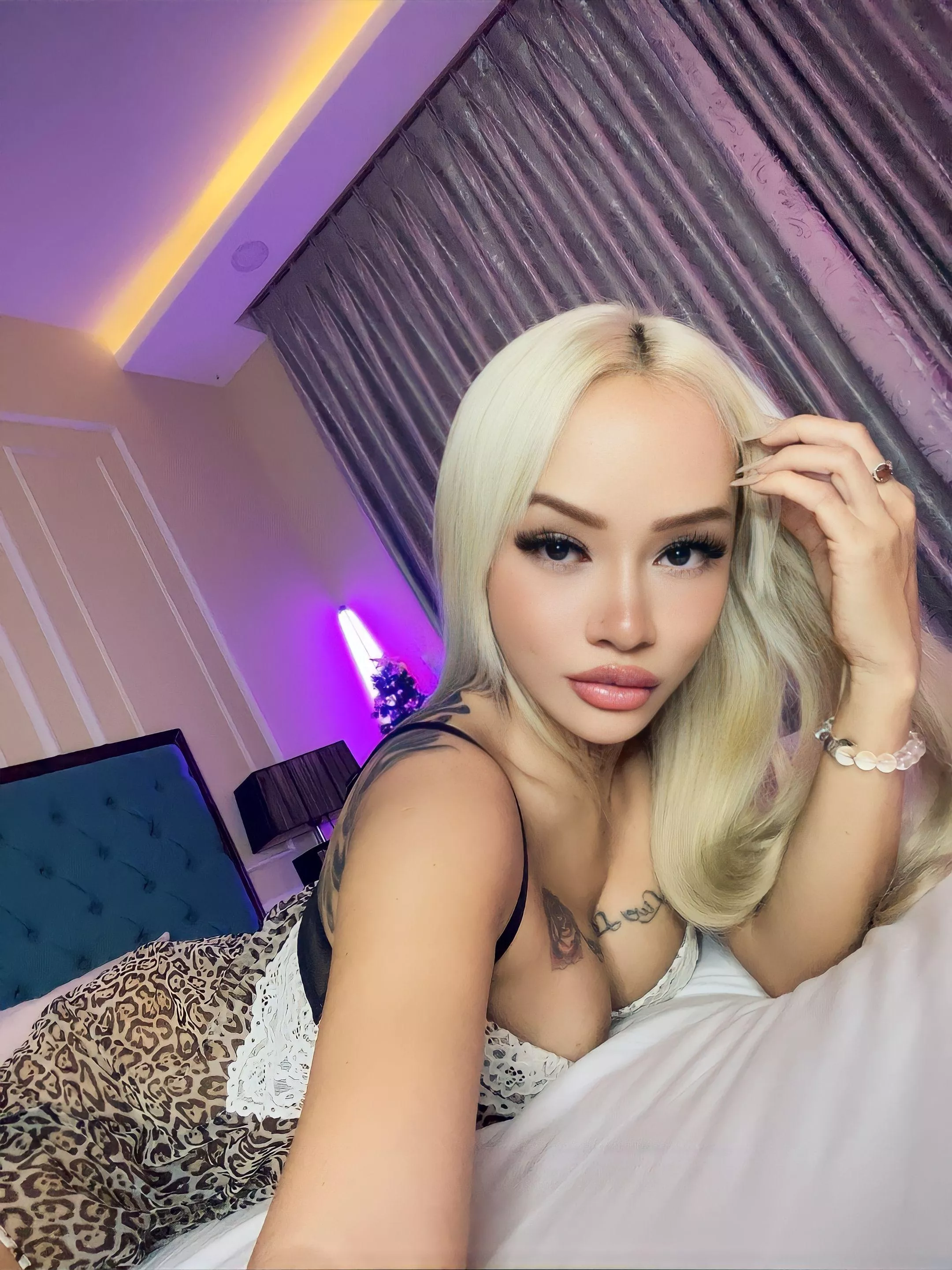 Dare to ignite passion with me. 🔥🔥 Let's go! posted by xvinarose