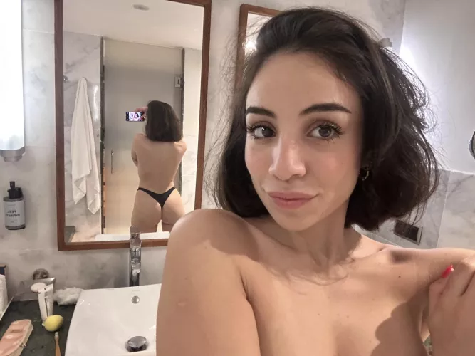 do tanlines make me hotter by Clkruger