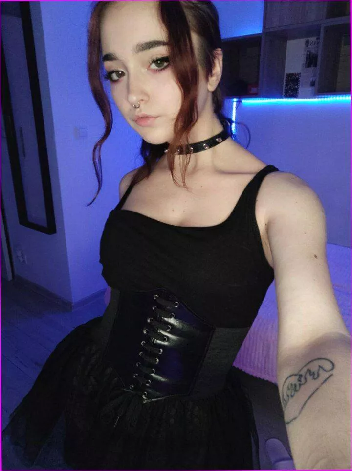 Do you find this latex hot? posted by Nixan_29