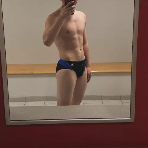 First thoughts when you see me?😏 by aquatwunk