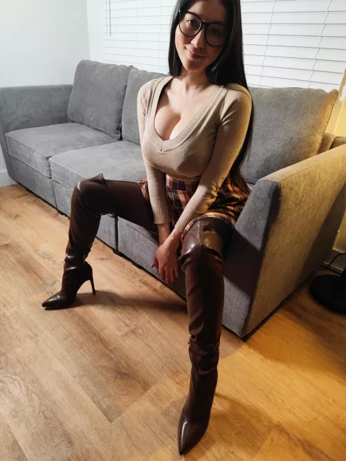 First time showing my brown leather boots here by HelloSweetAly