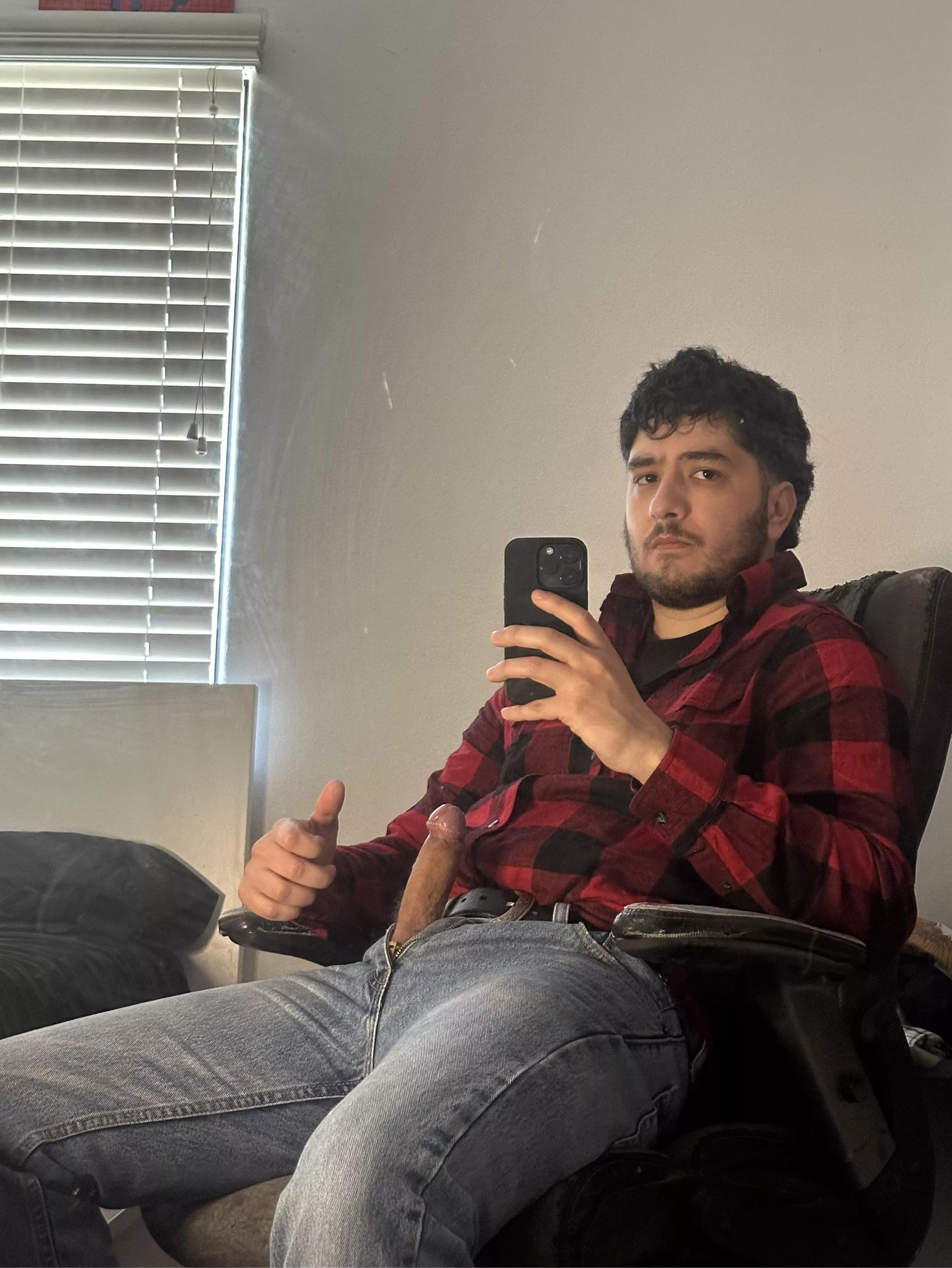 Have a seat 😵‍💫 posted by amcrater