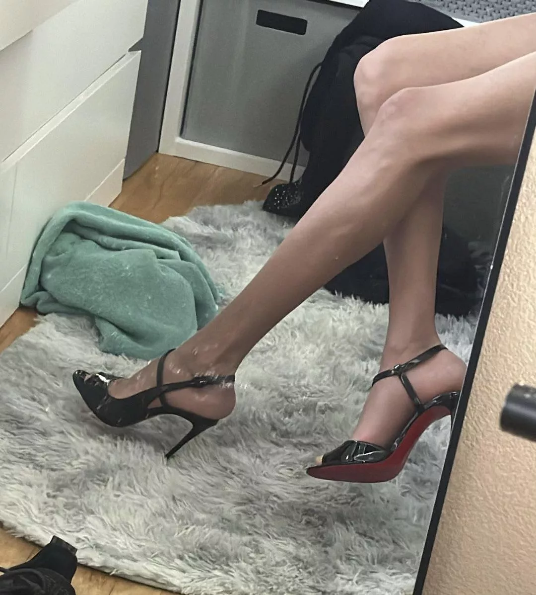 Heels posted by oddballf