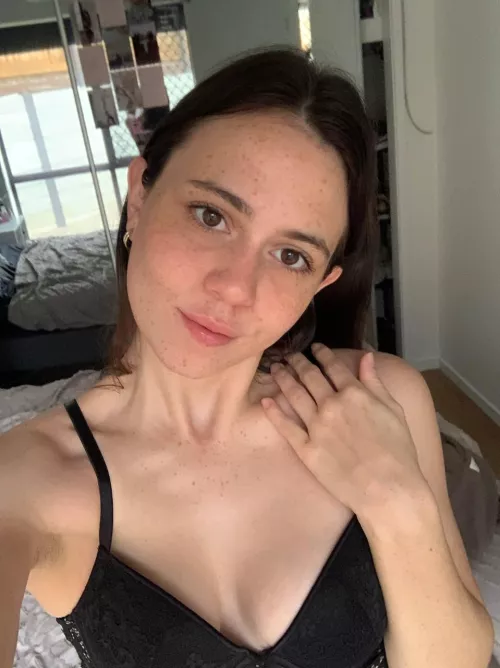 How do I get attention from older guys by tigeressmonroe