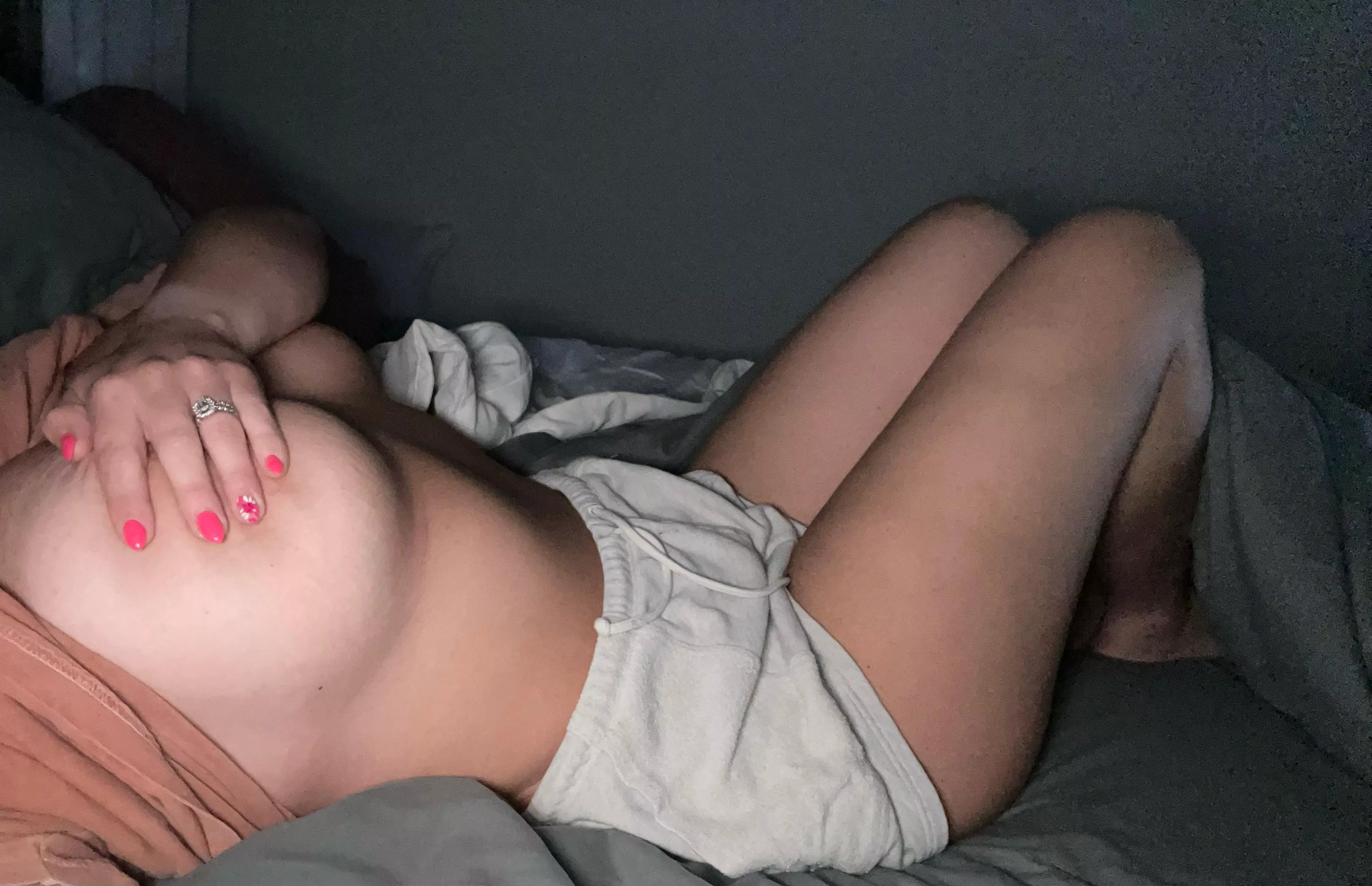 Husband just left, come get in bed with me posted by HotwifeNurse18