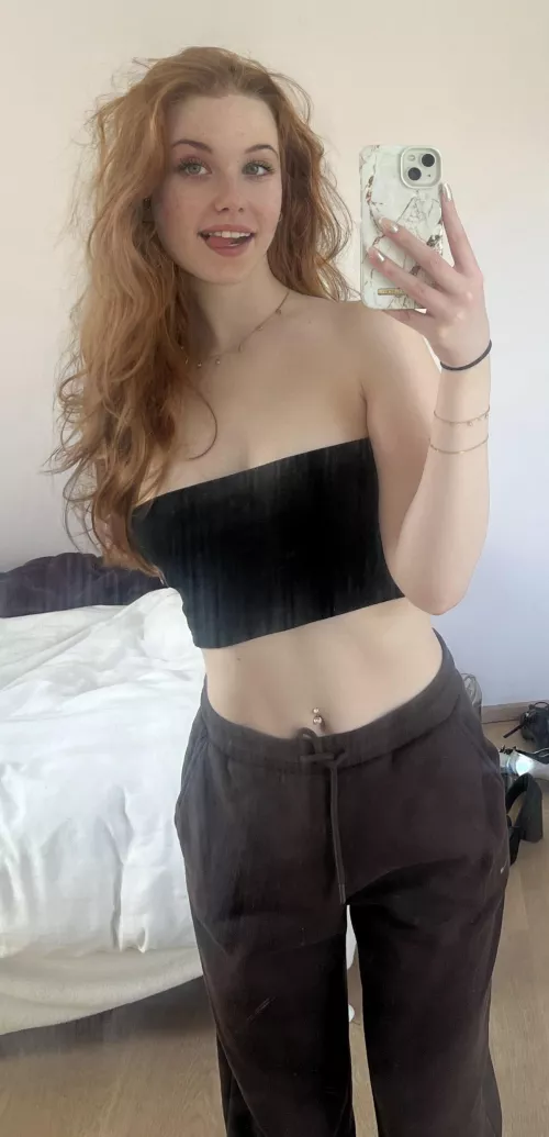 I know my mirror is dirty 🙄 (f19) by cutelittlelina